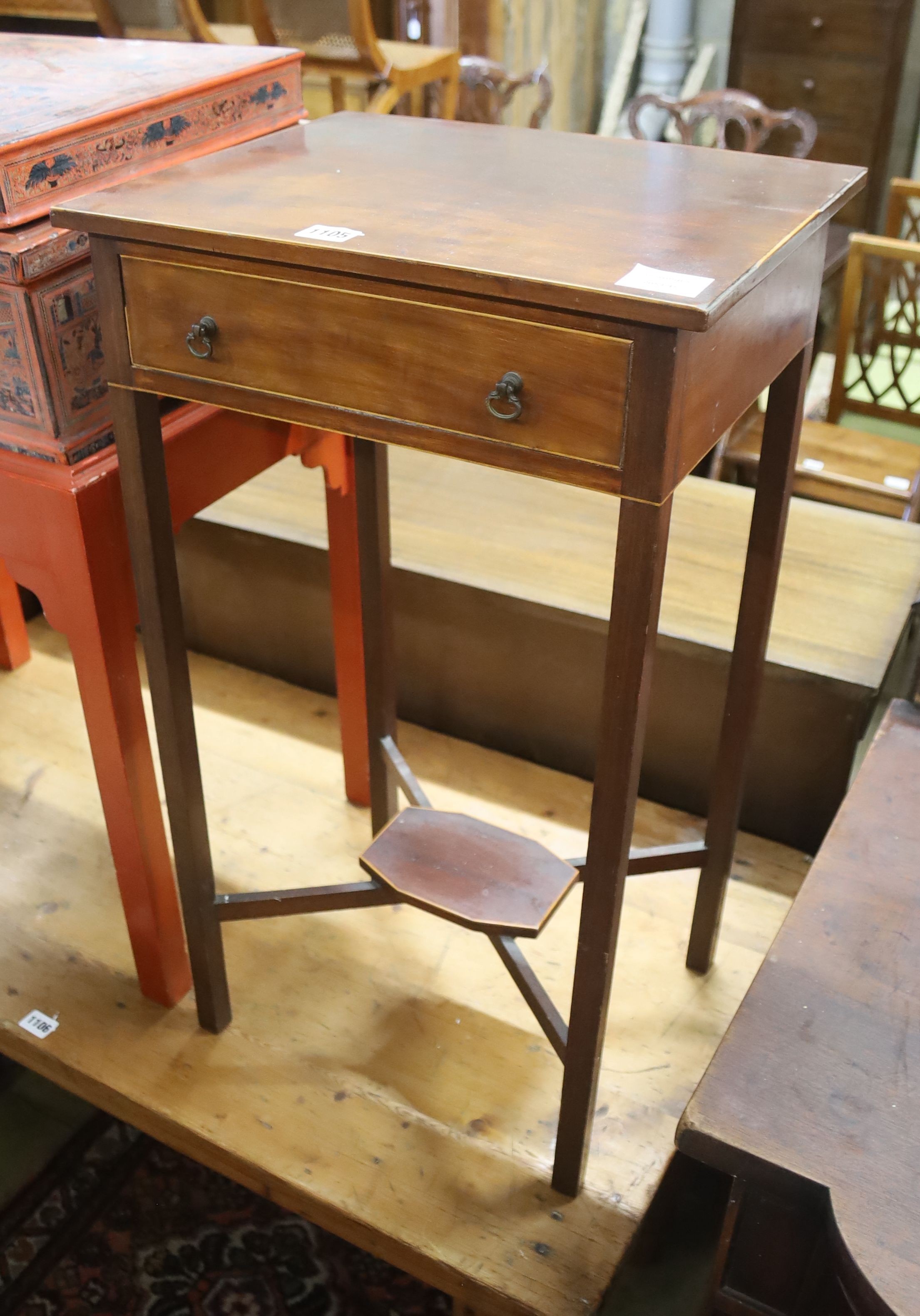 A small Edwardian occasional table, width 40cm, depth 33cm, height 72cm